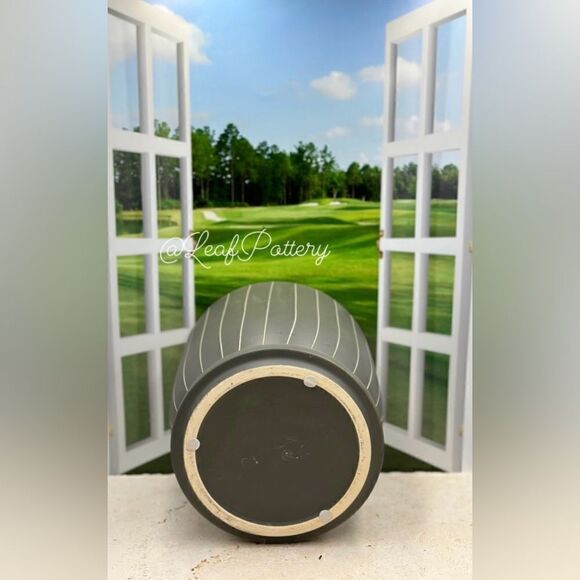 Paquito Forest Green/Beige Ceramic Planter Pot with Saucer Attached - Picture 8 of 9